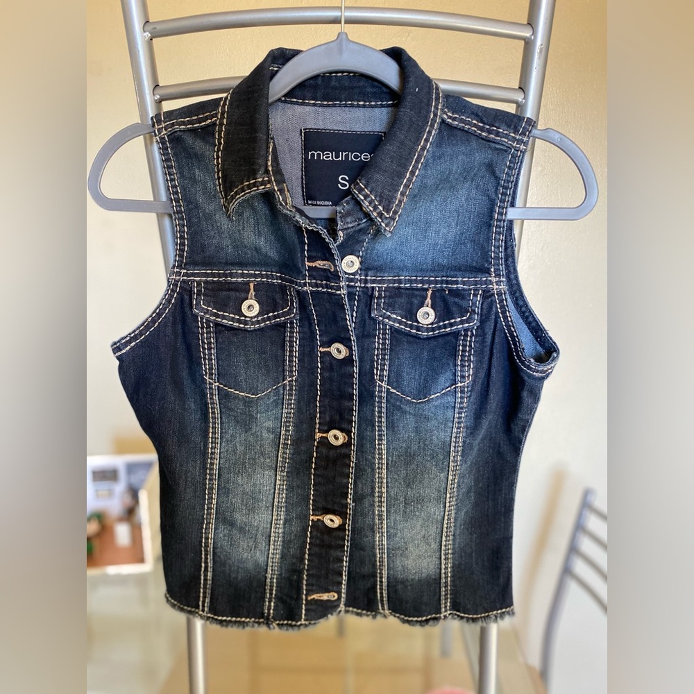 Maurice’s size small women’s Jean vest